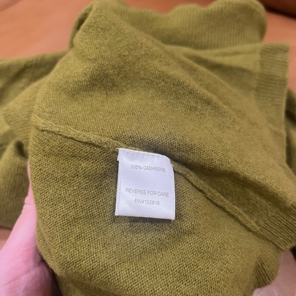 Garnet Hill Cashmere Sweater - Picture 3 of 3